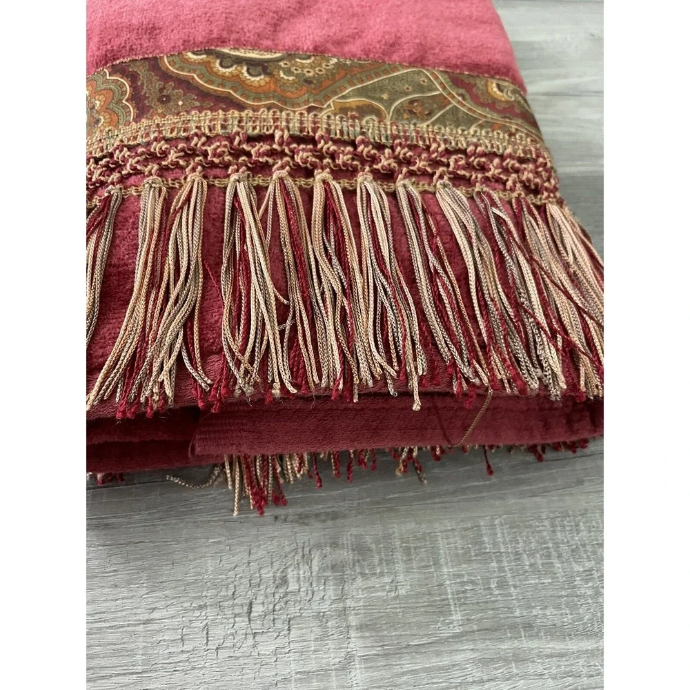Vintage Avanti Bohemian‎ Paisley Red Bath Towel Elegant Embellished Trim New